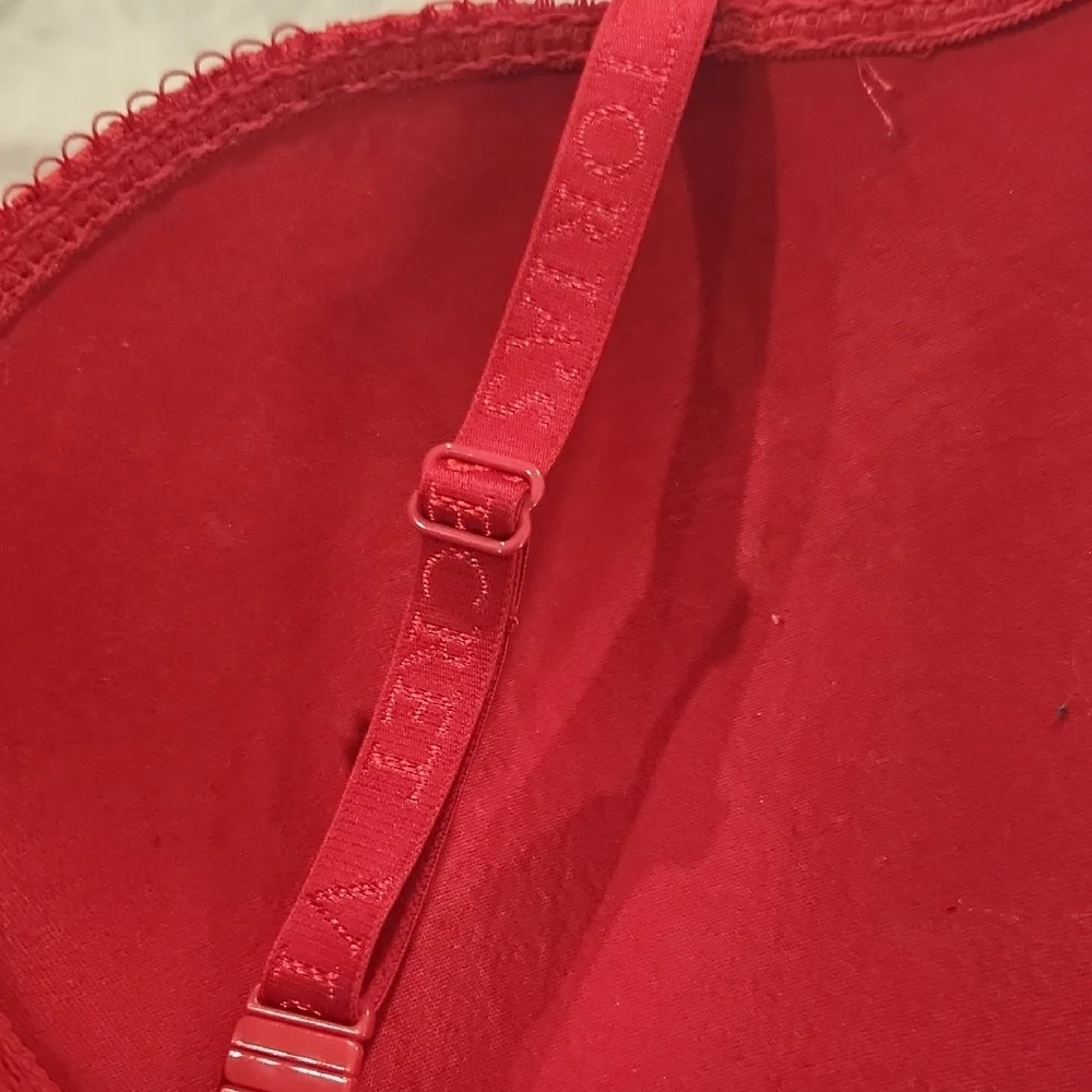 Victoria's Secret Red Lace Underwire Bra - Picture 3 of 6